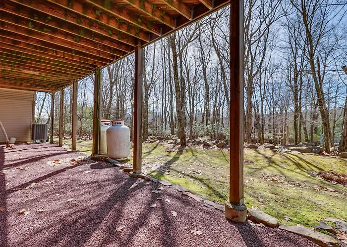 Lake Harmony Townhome With Deck And Gas Grill!