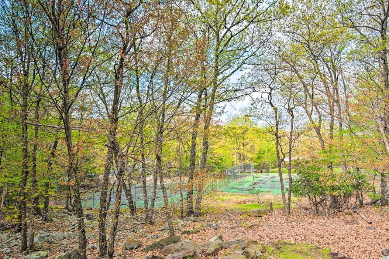 Harmony Townhome With Deck And Gas Grill! Holiday home