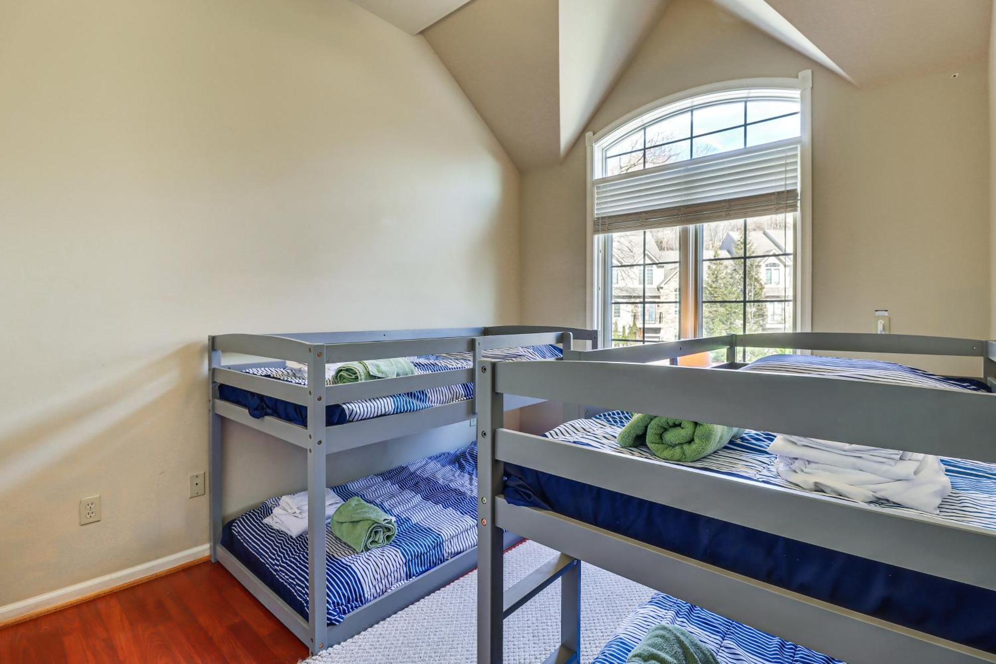 Harmony Townhome With Deck And Gas Grill! *
