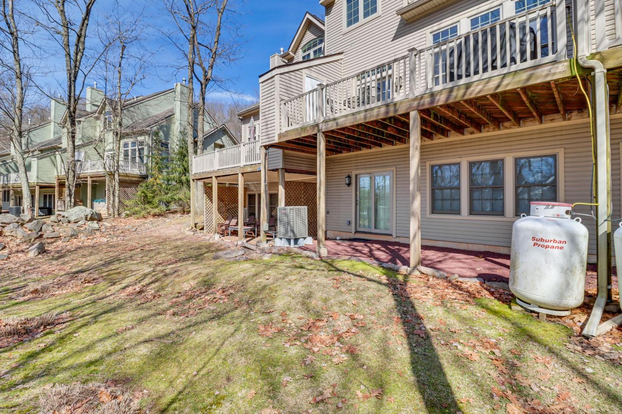 Harmony Townhome With Deck And Gas Grill! Holiday home