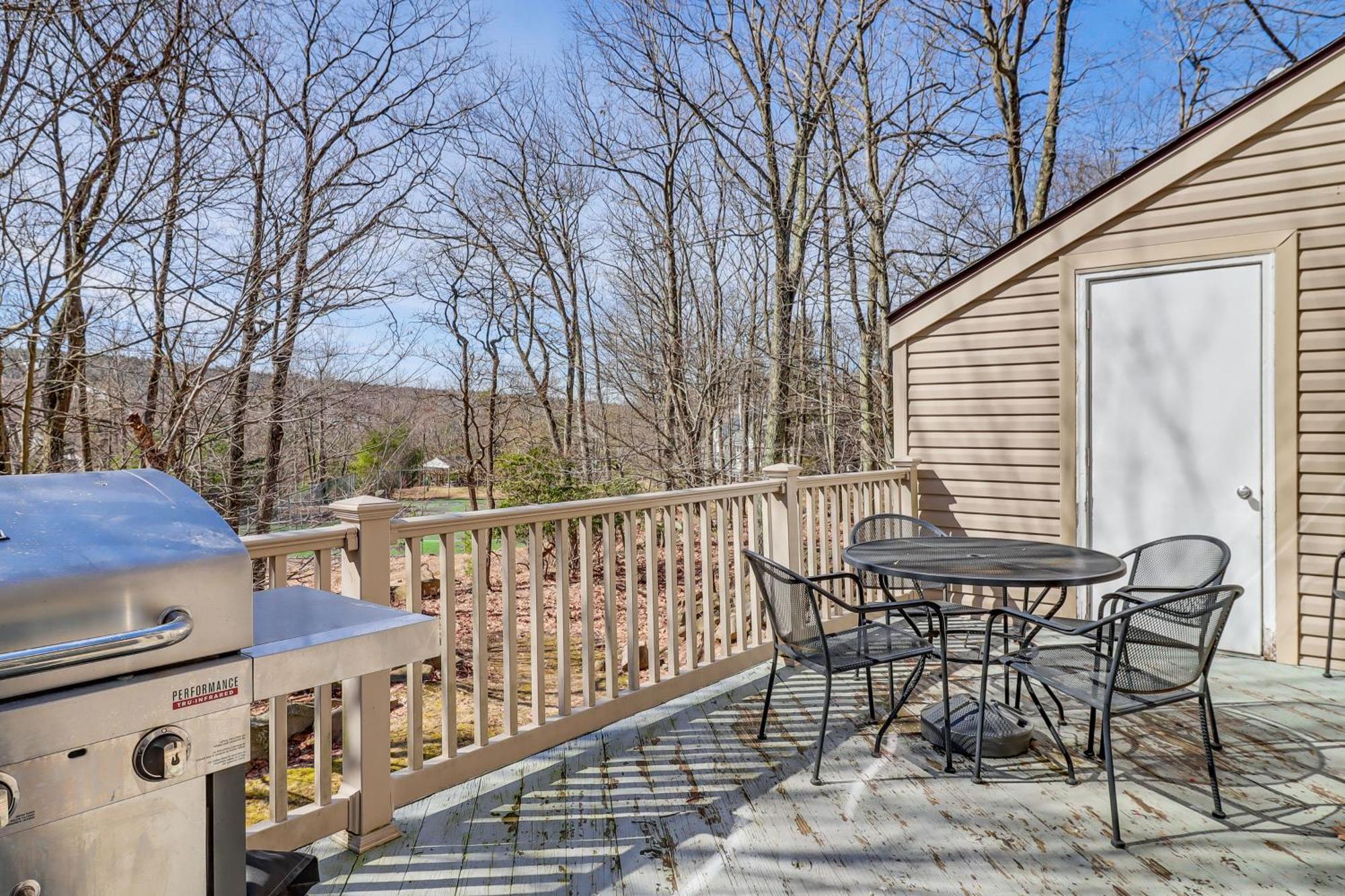 Holiday home Harmony Townhome With Deck And Gas Grill! *